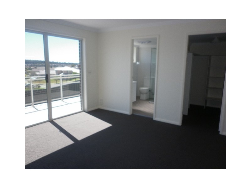 1/10 Foster Road, Flinders NSW 2529