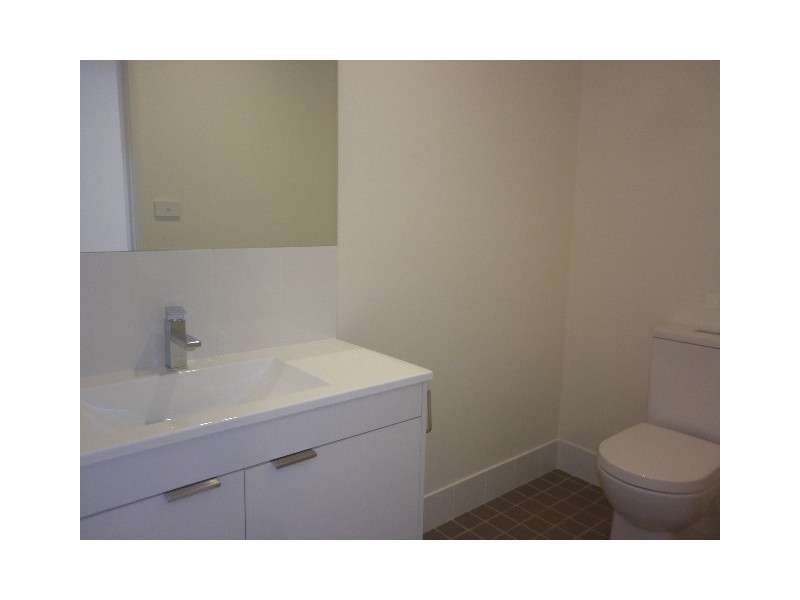 1/10 Foster Road, Flinders NSW 2529