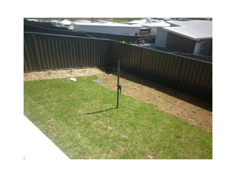 1/10 Foster Road, Flinders NSW 2529