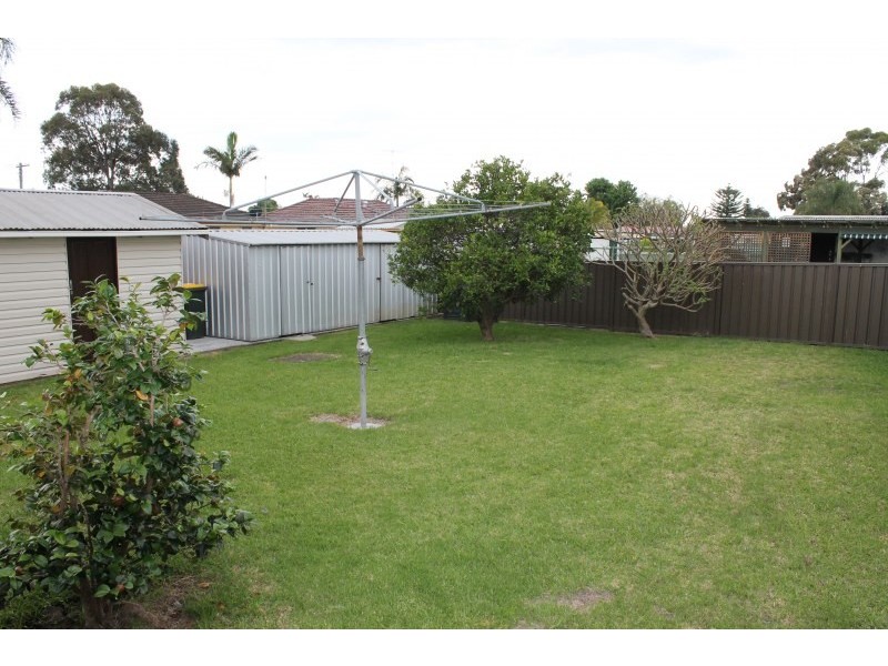 25 Lindwall Street, Warilla NSW 2528