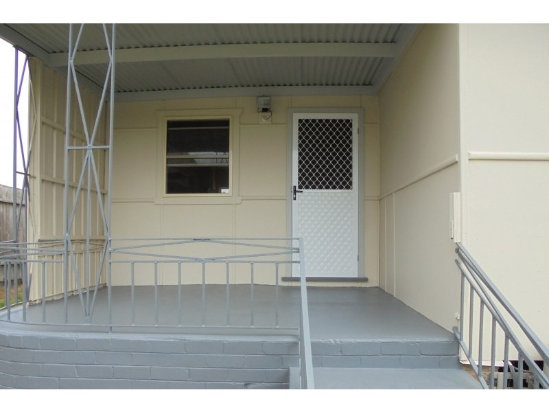 6 William Street, Warilla NSW 2528