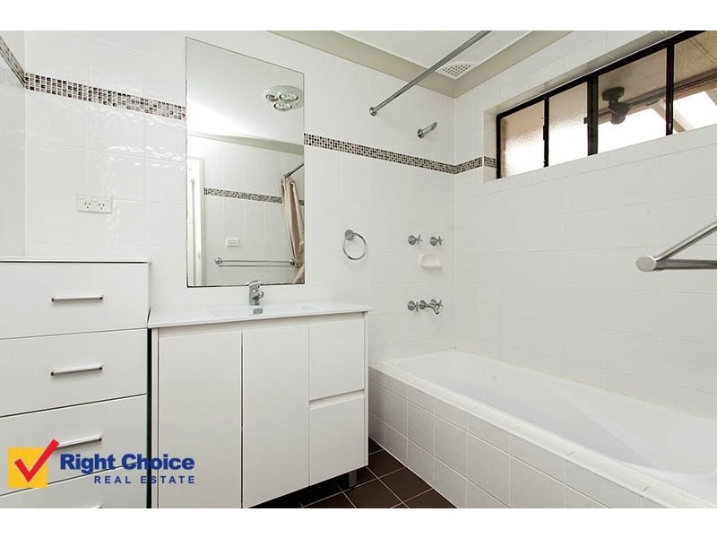 1 Camelot Place, Oak Flats NSW 2529