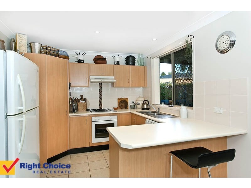 1/4 Burdekin Drive, Albion Park NSW 2527