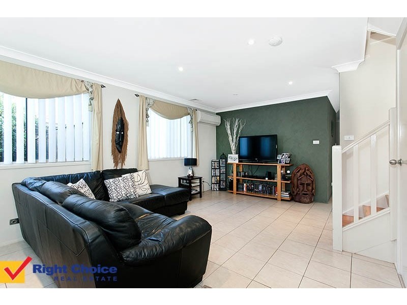 1/4 Burdekin Drive, Albion Park NSW 2527