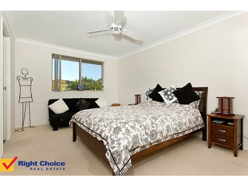 1/4 Burdekin Drive, Albion Park NSW 2527
