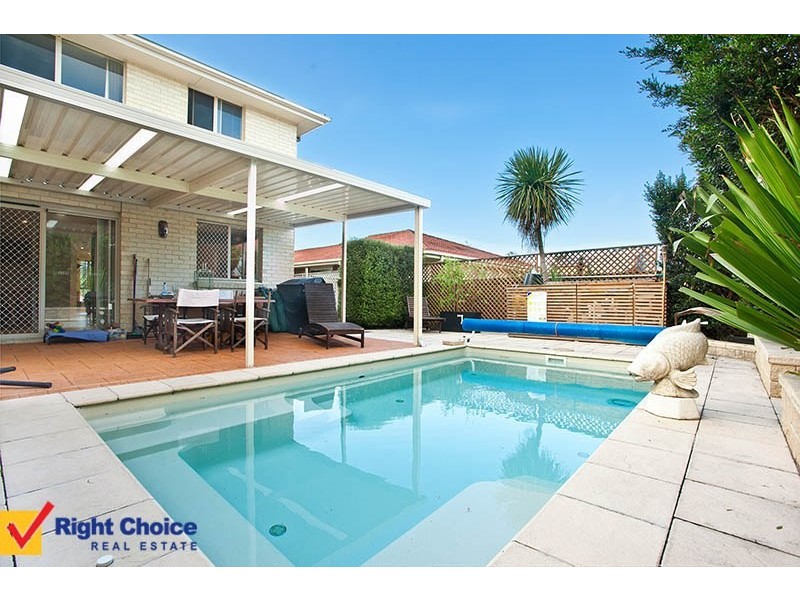 1/4 Burdekin Drive, Albion Park NSW 2527