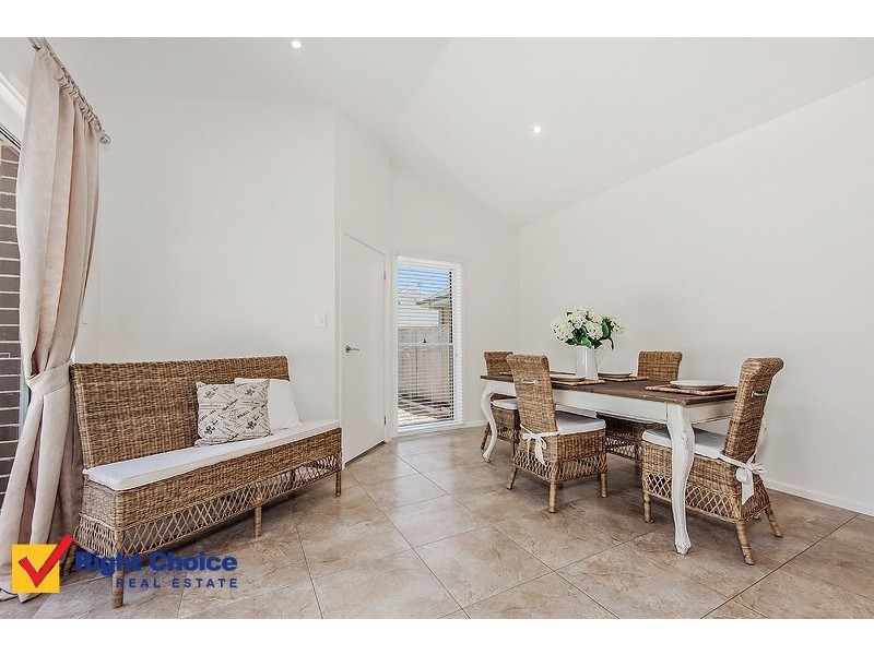 12 Mollymook Street, Albion Park NSW 2527