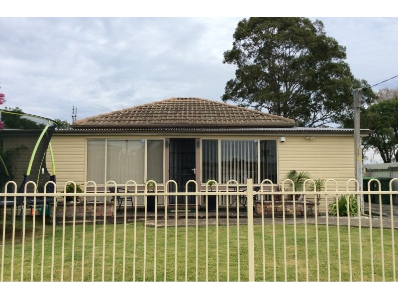 74 Griffiths Street, Oak Flats NSW 2529