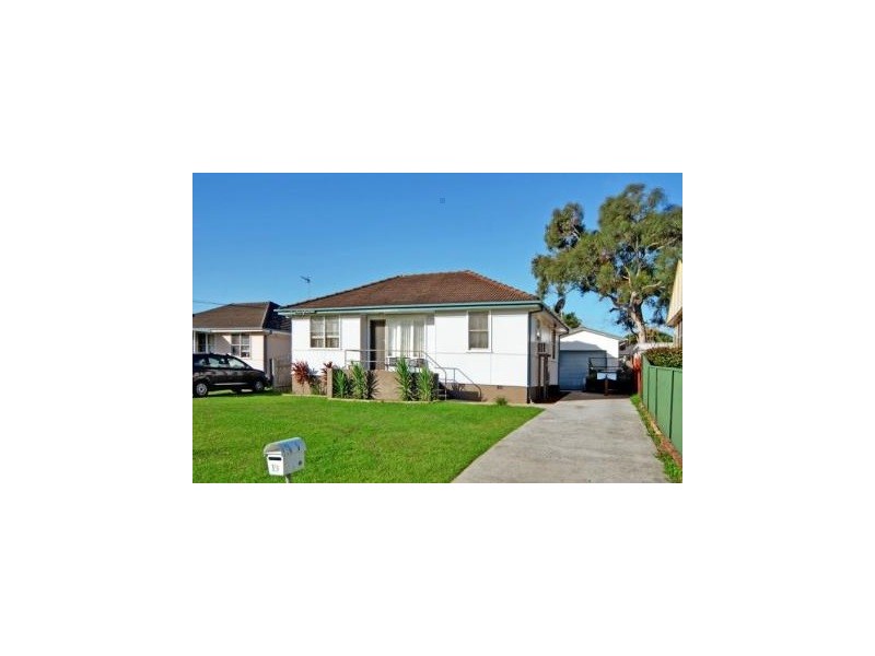 19 Woodfull Street, Warilla NSW 2528