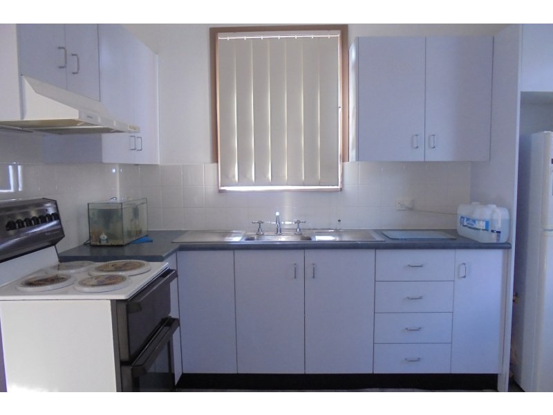 19 Woodfull Street, Warilla NSW 2528