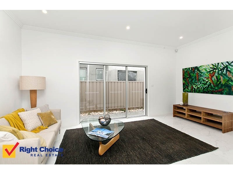 2B Pur Pur Avenue, Lake Illawarra NSW 2528