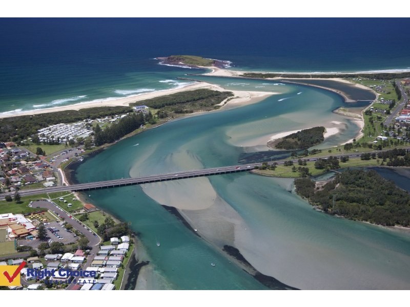 2B Pur Pur Avenue, Lake Illawarra NSW 2528