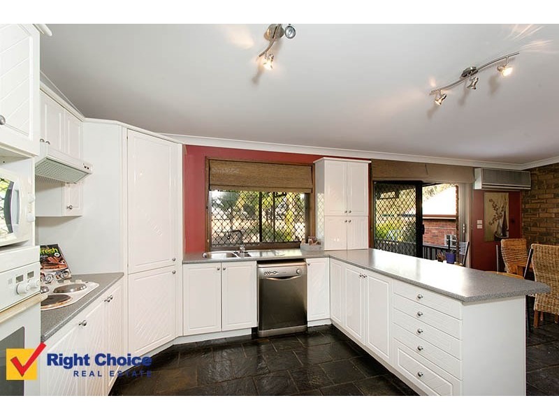 17 Scarborough Circuit, Albion Park NSW 2527