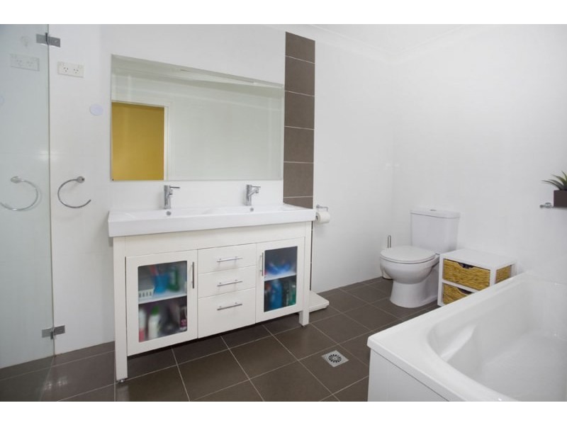 1/7 Borang Place, Flinders NSW 2529