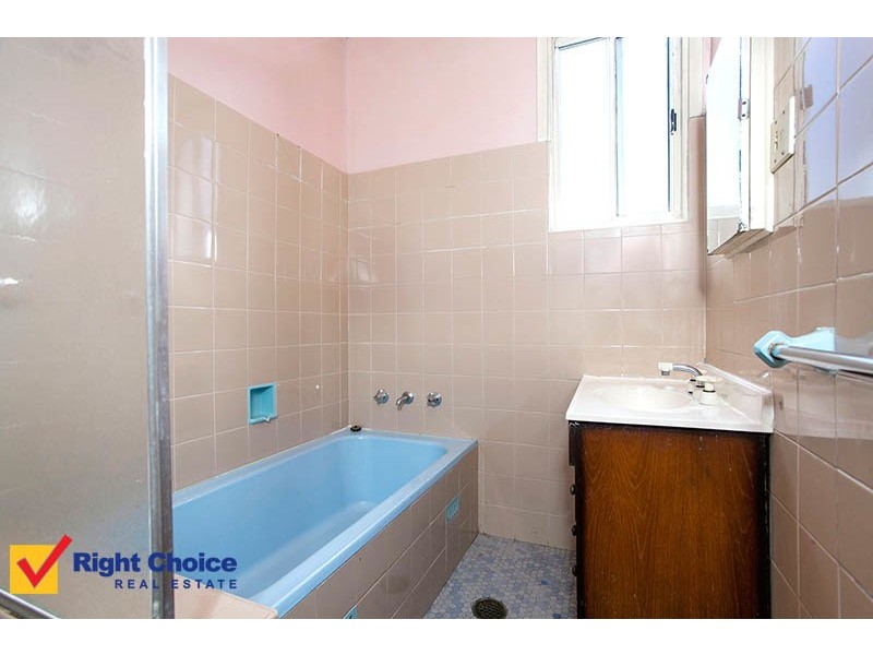 4 The Kings Way, Barrack Heights NSW 2528