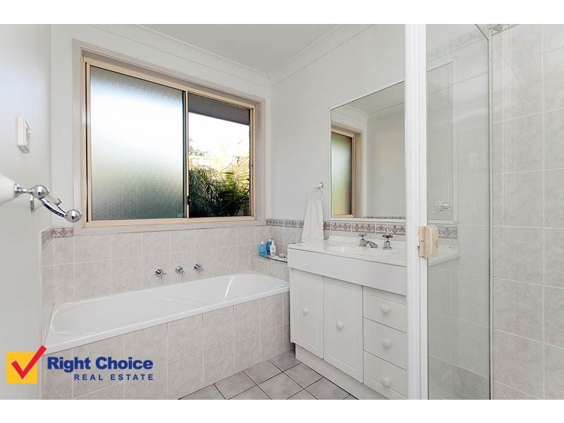 11 Mood Circuit, Albion Park NSW 2527