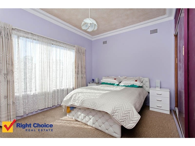 49 Robertson Street, Coniston NSW 2500