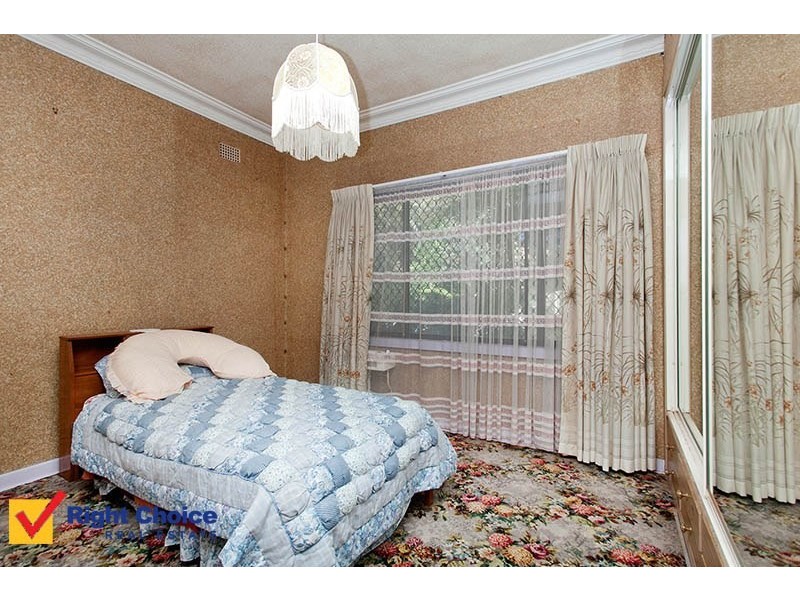 49 Robertson Street, Coniston NSW 2500