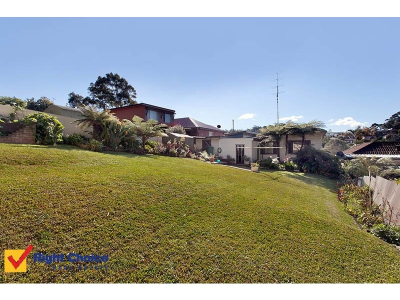49 Robertson Street, Coniston NSW 2500
