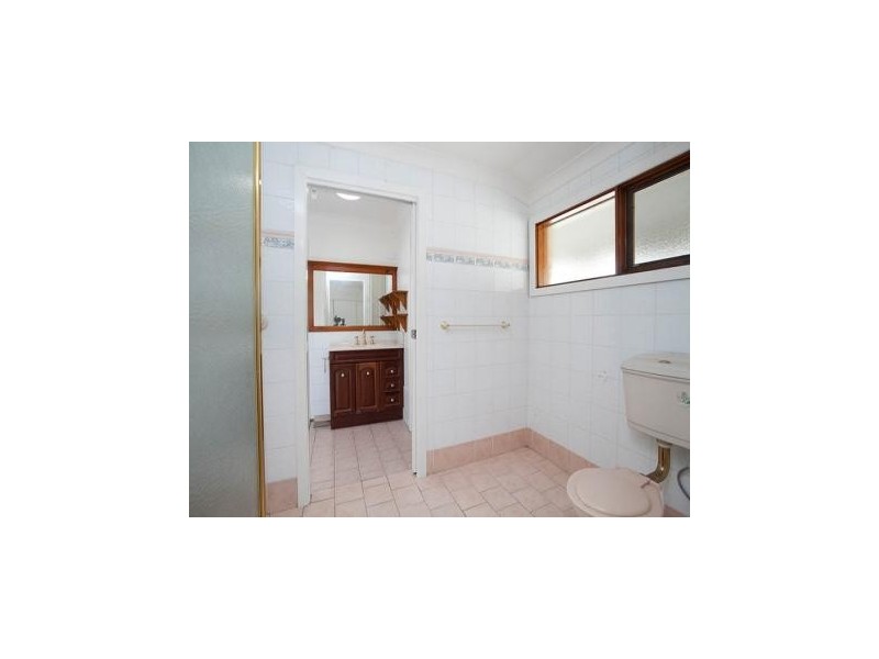 19 Pur Pur Avenue, Lake Illawarra NSW 2528