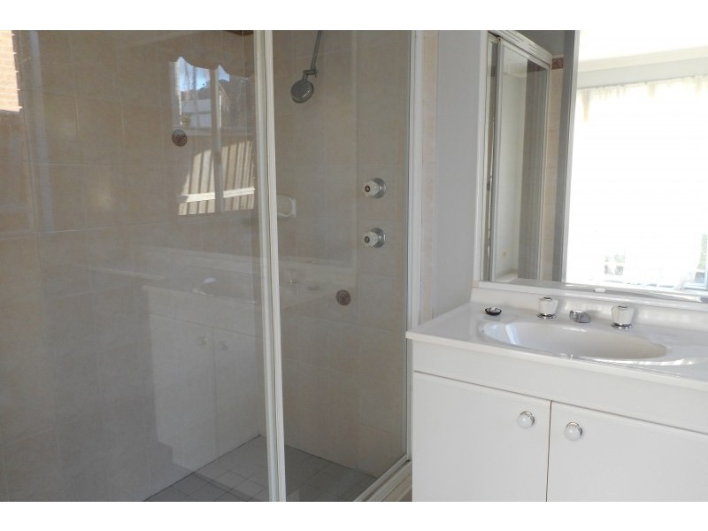 33 Daintree Drive, Albion Park NSW 2527