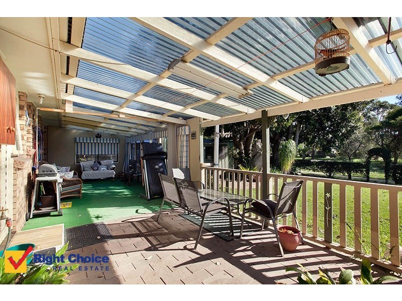 23 Fraser Crescent, Albion Park NSW 2527