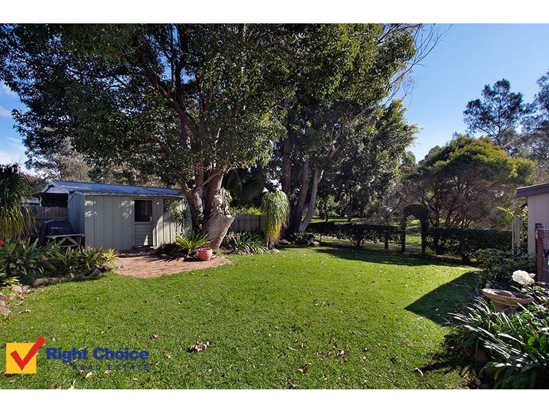 23 Fraser Crescent, Albion Park NSW 2527