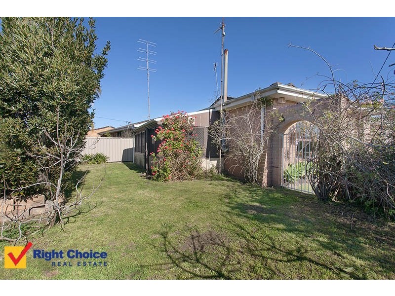2 Moras Place, Lake Illawarra NSW 2528