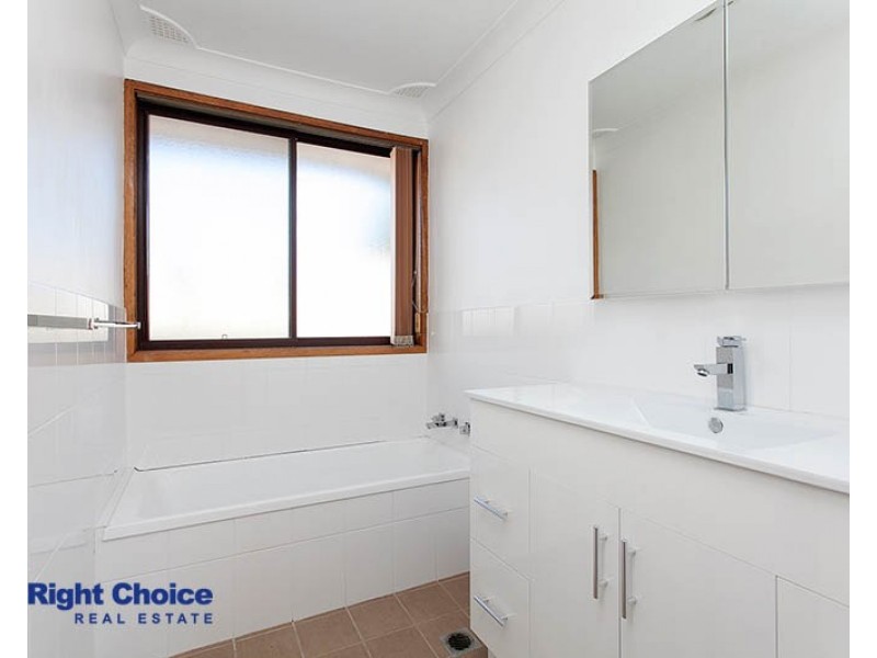 2 Moras Place, Lake Illawarra NSW 2528