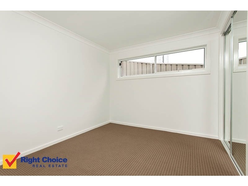 1/8 Brooks Terrace, Kanahooka NSW 2530
