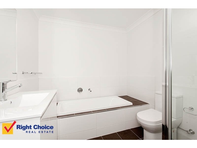 1/8 Brooks Terrace, Kanahooka NSW 2530