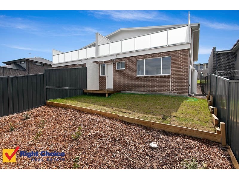 1/8 Brooks Terrace, Kanahooka NSW 2530
