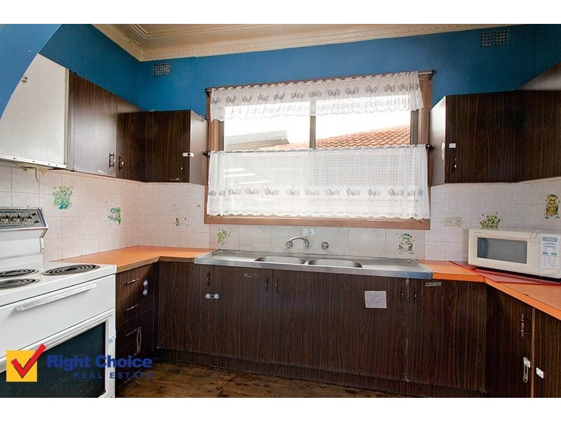 5 Mirrabooka Road, Lake Heights NSW 2502