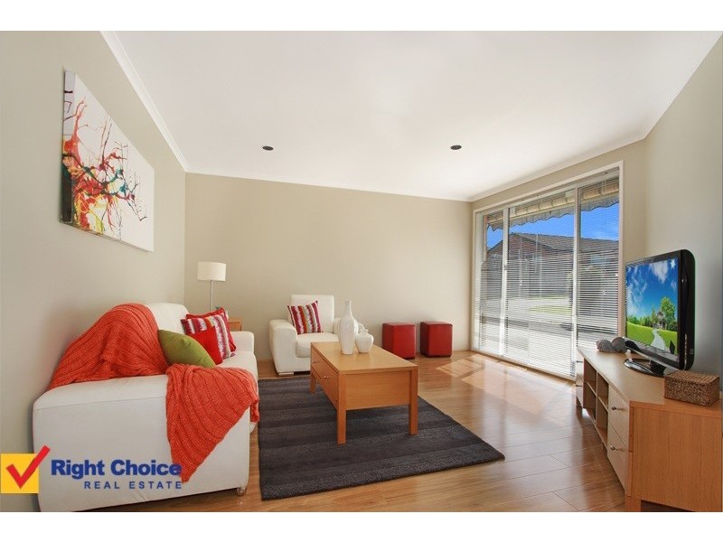 8 Swan Place, Albion Park NSW 2527