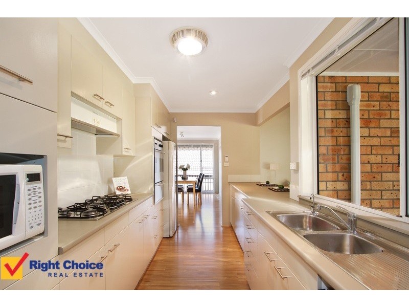 8 Swan Place, Albion Park NSW 2527