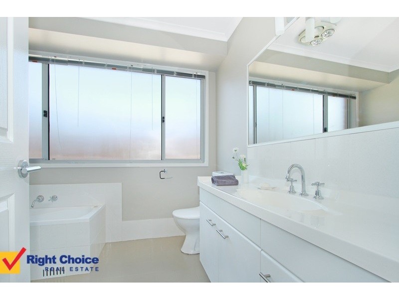 8 Swan Place, Albion Park NSW 2527