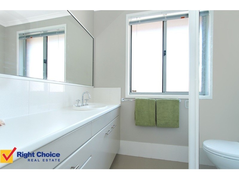 8 Swan Place, Albion Park NSW 2527