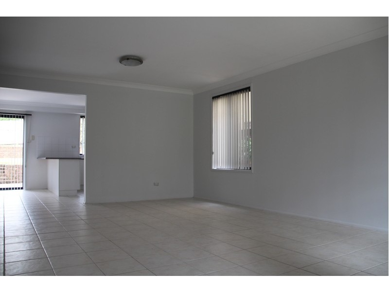 2/11 Narran Way, Flinders NSW 2529