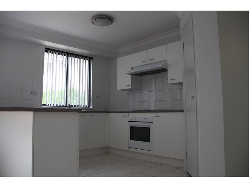 2/11 Narran Way, Flinders NSW 2529