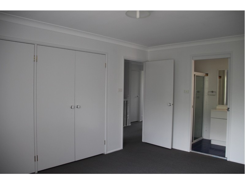 2/11 Narran Way, Flinders NSW 2529