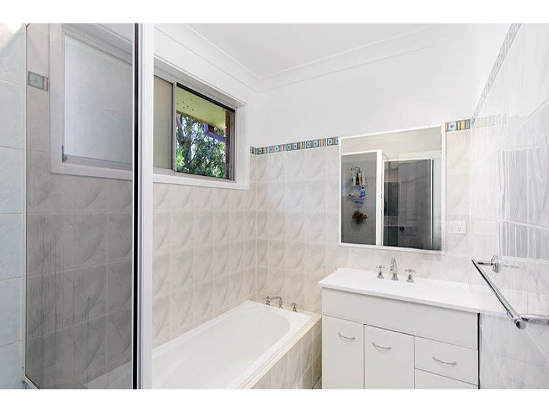 11 Brigadoon Circuit, Oak Flats NSW 2529