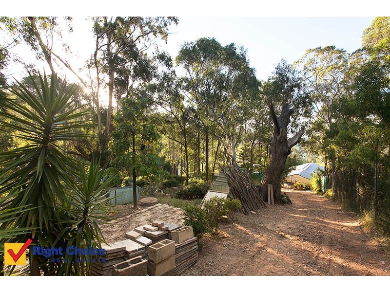 13 Barwon Place, Albion Park NSW 2527