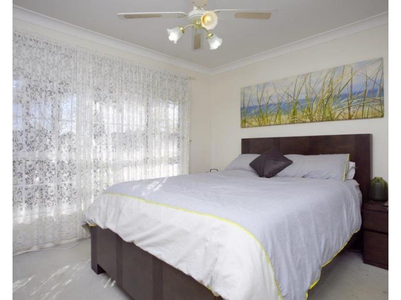 11 Candlebark Street, Albion Park Rail NSW 2527
