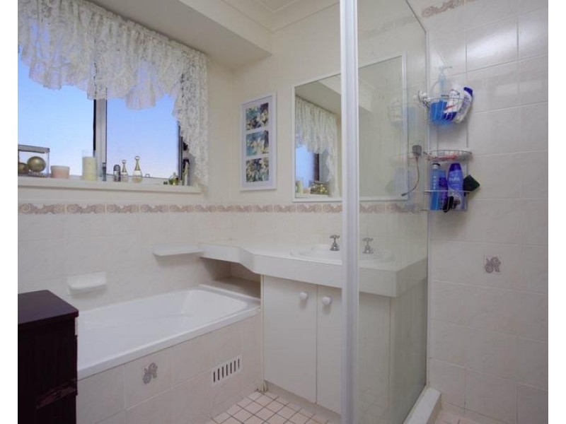 11 Candlebark Street, Albion Park Rail NSW 2527