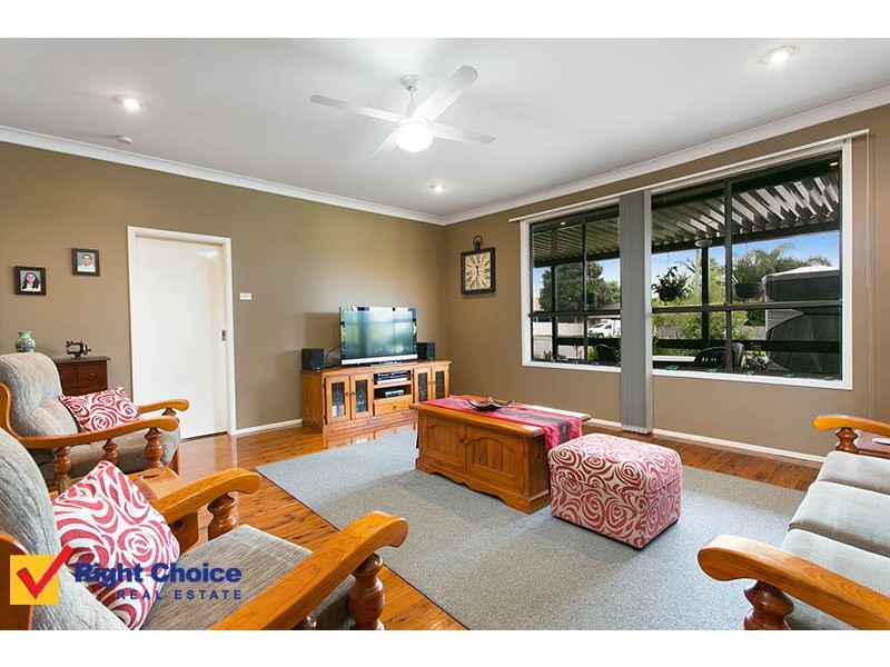 93 Deakin Street, Oak Flats NSW 2529