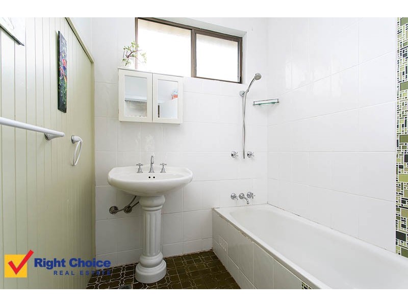 8 Lagoon Street, Barrack Heights NSW 2528