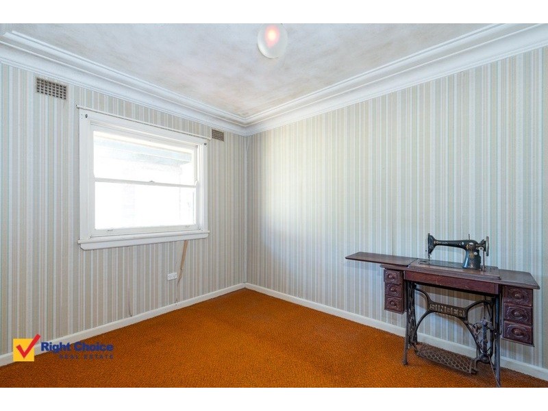 60 Ranchby Avenue, Lake Heights NSW 2502