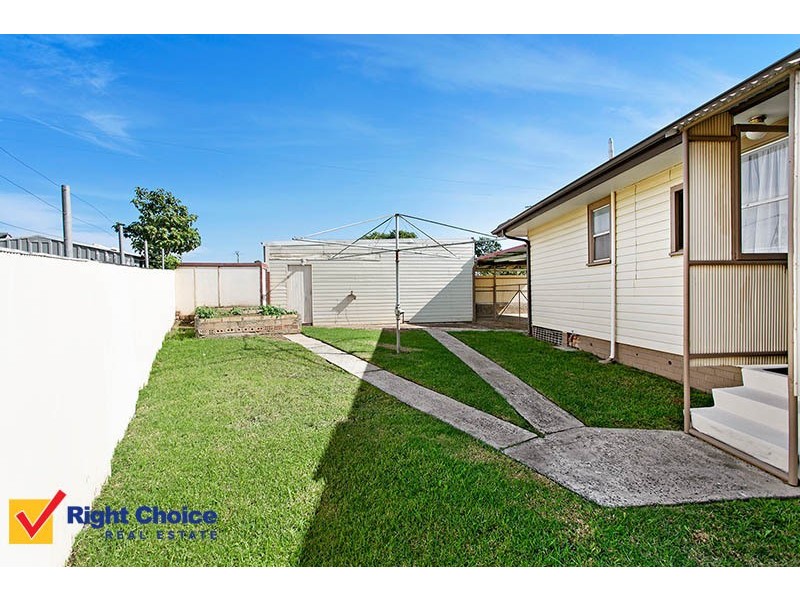 15 McCool Street, Warilla NSW 2528