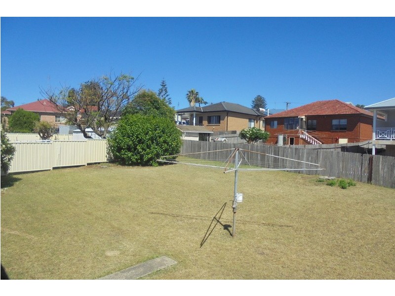 28 Tobruk Avenue, Port Kembla NSW 2505