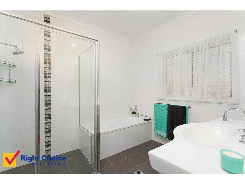 2/31 Gloucester Circuit, Albion Park NSW 2527
